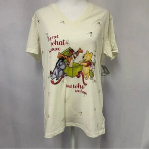 Disney Store Winnie the Pooh Holiday Christmas T-Shirt L NWT